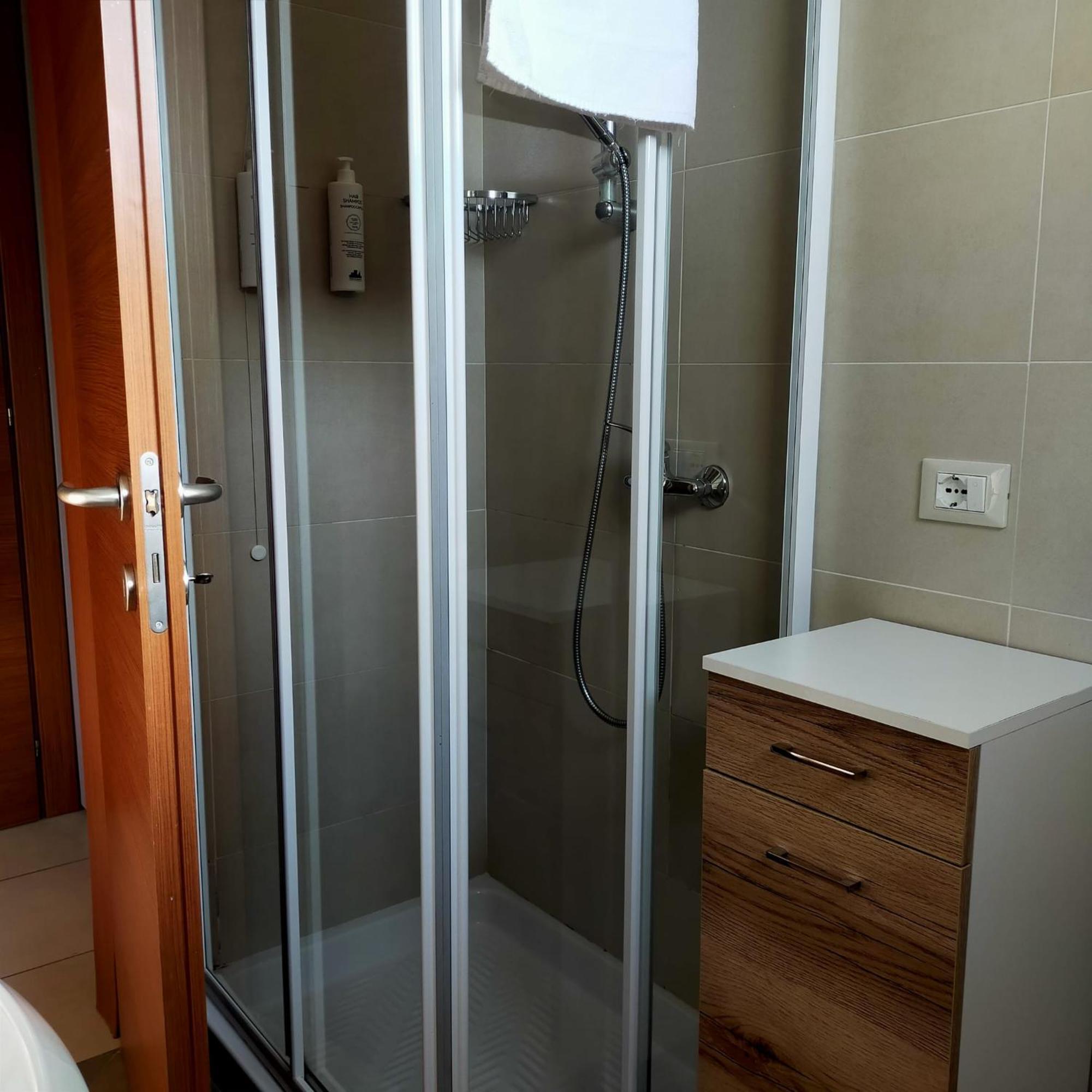 Residence Fiore Rosso Sirmione Rom bilde